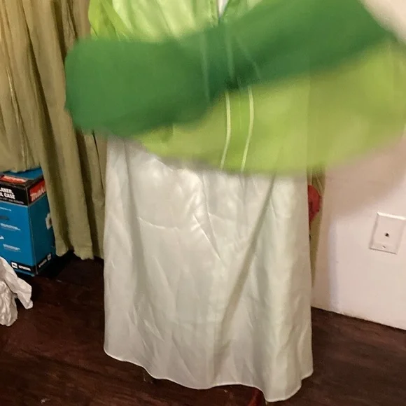 Green gown fully lined with strappy back size Small - Picture 8 of 10